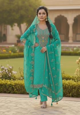 Sea Green Embroidered Chanderi Kurta Set