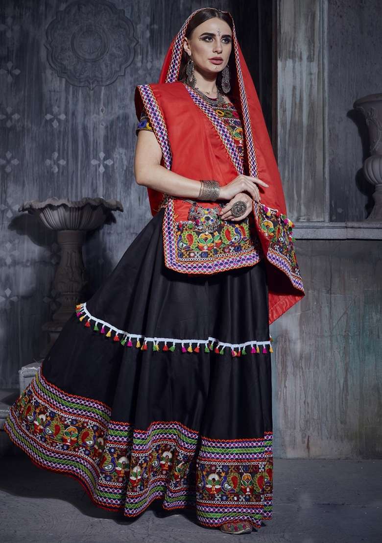 Black Embroidered Silk Blend Chaniya Choli Set For Navratri And Garba for Diwali | Wedding & Festive Wear - Indya