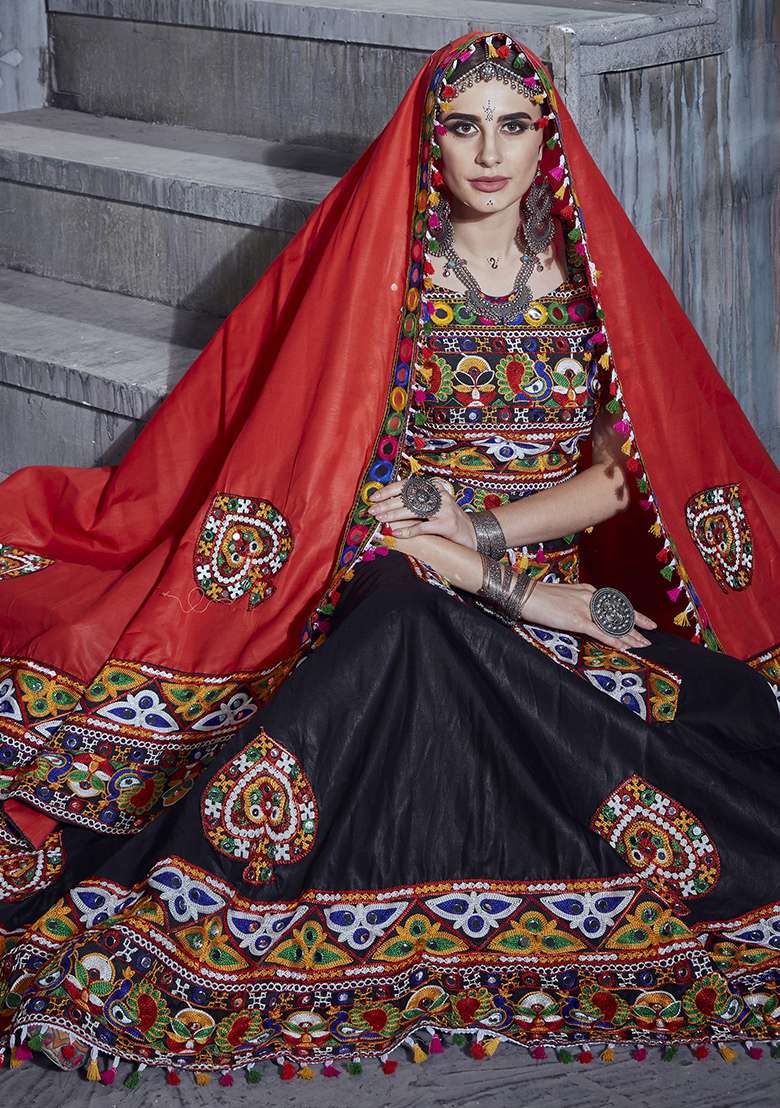 Black Embroidered Silk Blend Chaniya Choli Set For Navratri And Garba for Diwali | Wedding & Festive Wear - Indya