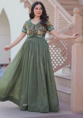 Green Embroidered Silver Crunchy Gwon Set