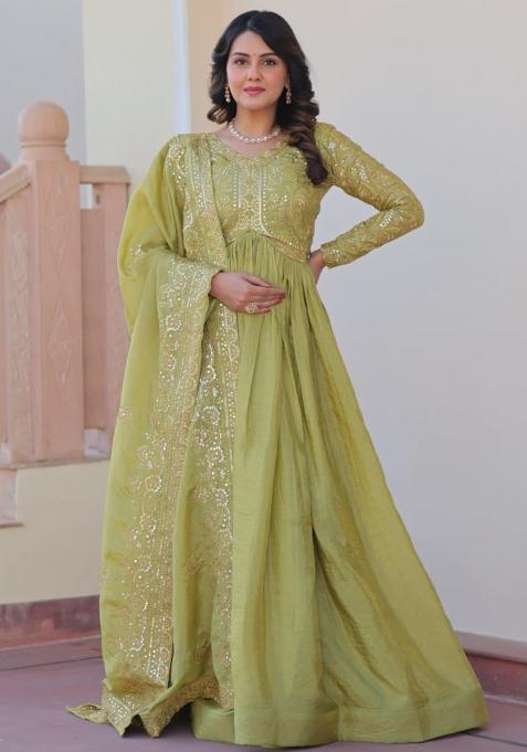 Parrot Embroidered Gold Crush Gwon Set