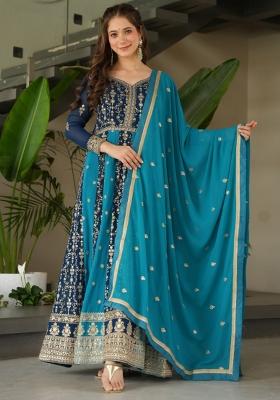 Rama Embroidered Faux Blooming Gwon Set