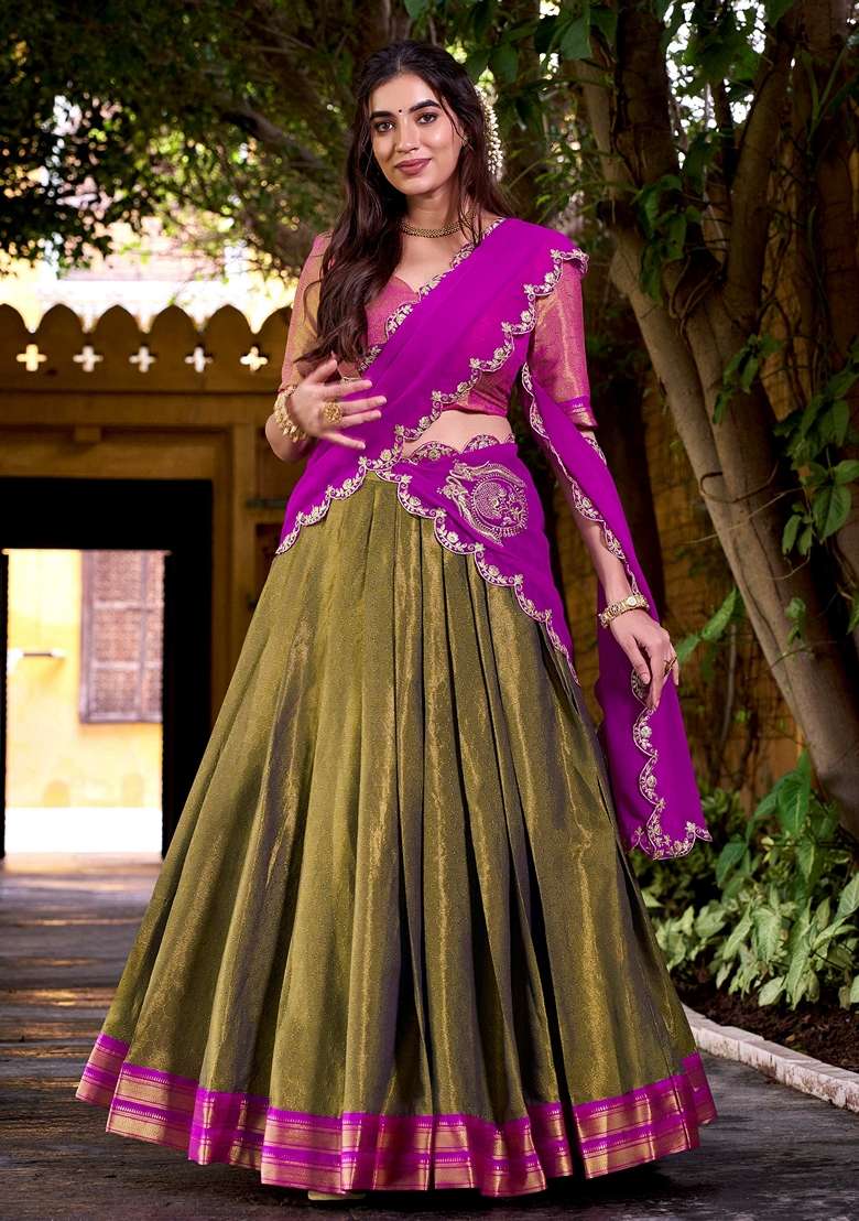 Green Embroidery Silk Blend Chaniya Choli Set For Navratri And Garba for Diwali | Wedding & Festive Wear - Indya