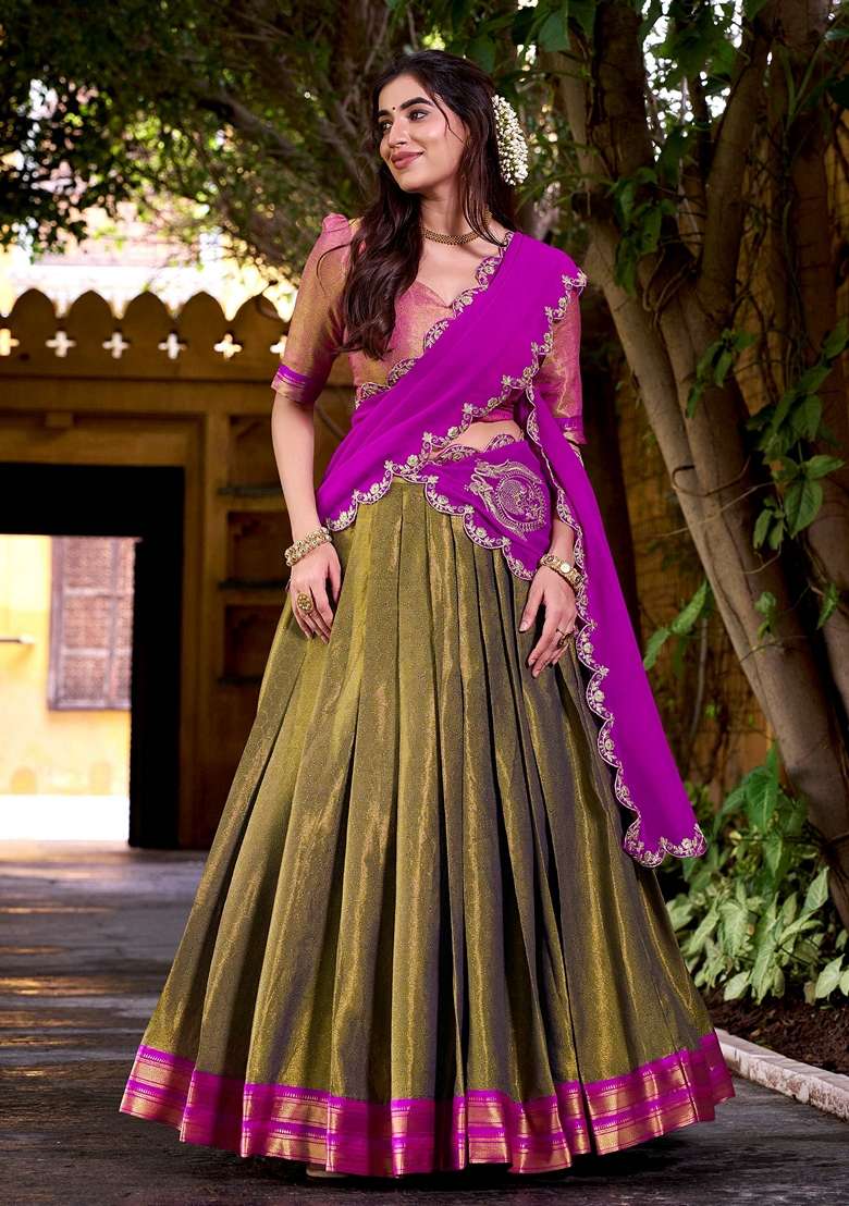 Green Embroidery Silk Blend Chaniya Choli Set For Navratri And Garba for Diwali | Wedding & Festive Wear - Indya