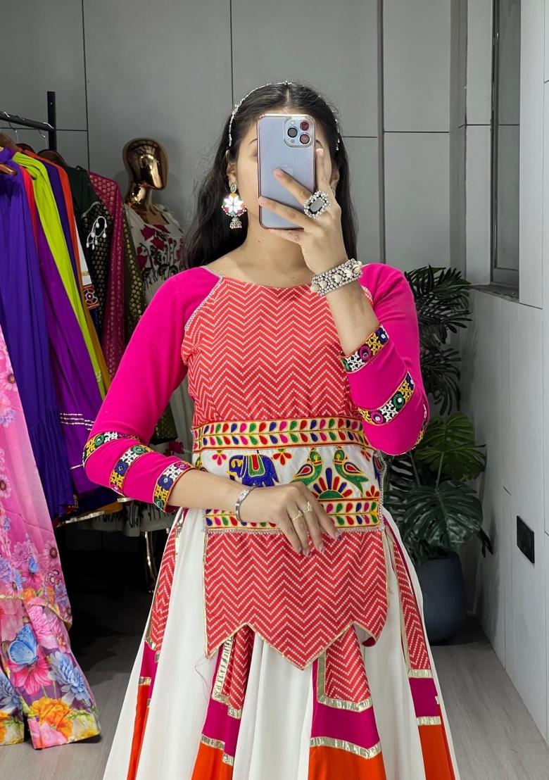 White And Pink Gamthi Work Cotton Lehenga Set - Indya