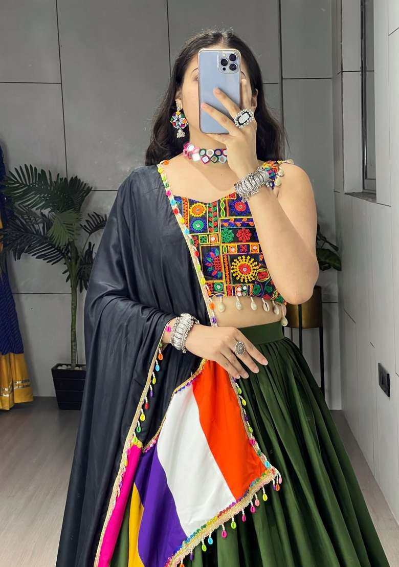 Mehendi Gamthi Work Cotton Chaniya Choli Set For Navratri And Garba - Indya