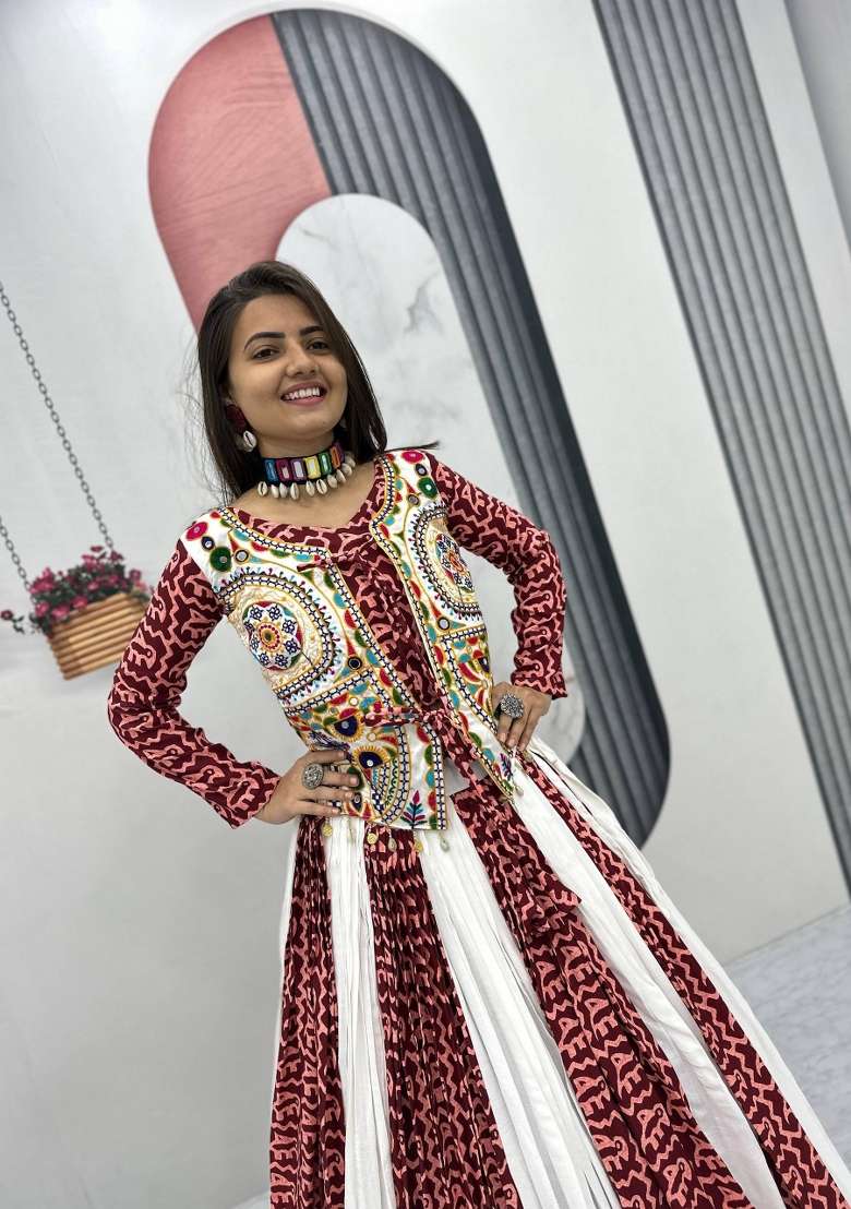 White Gamthi Work Cotton Chaniya Choli Set For Navratri And Garba for Diwali | Wedding & Festive Wear - Indya