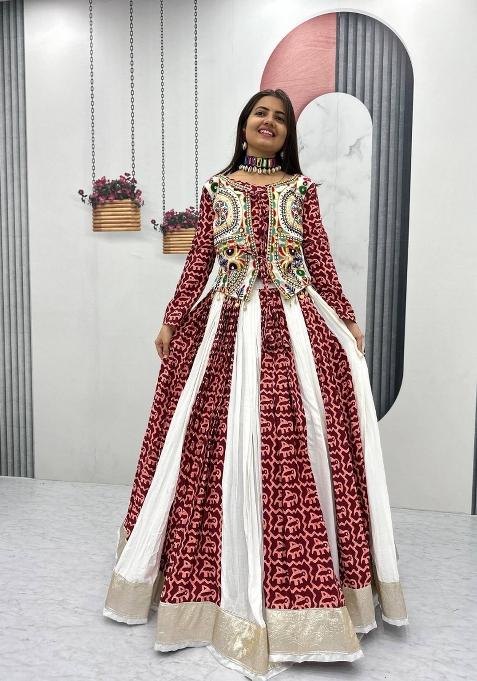 White Gamthi Work Cotton Chaniya Choli Set For Navratri And Garba