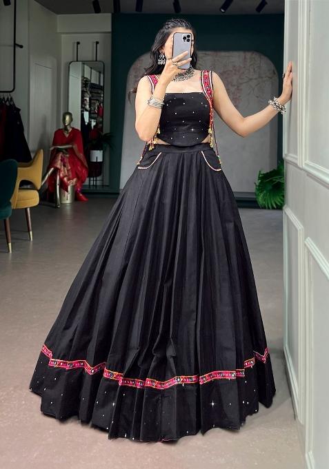 Black Embroidered Cotton Chaniya Choli Set For Navratri And Garba