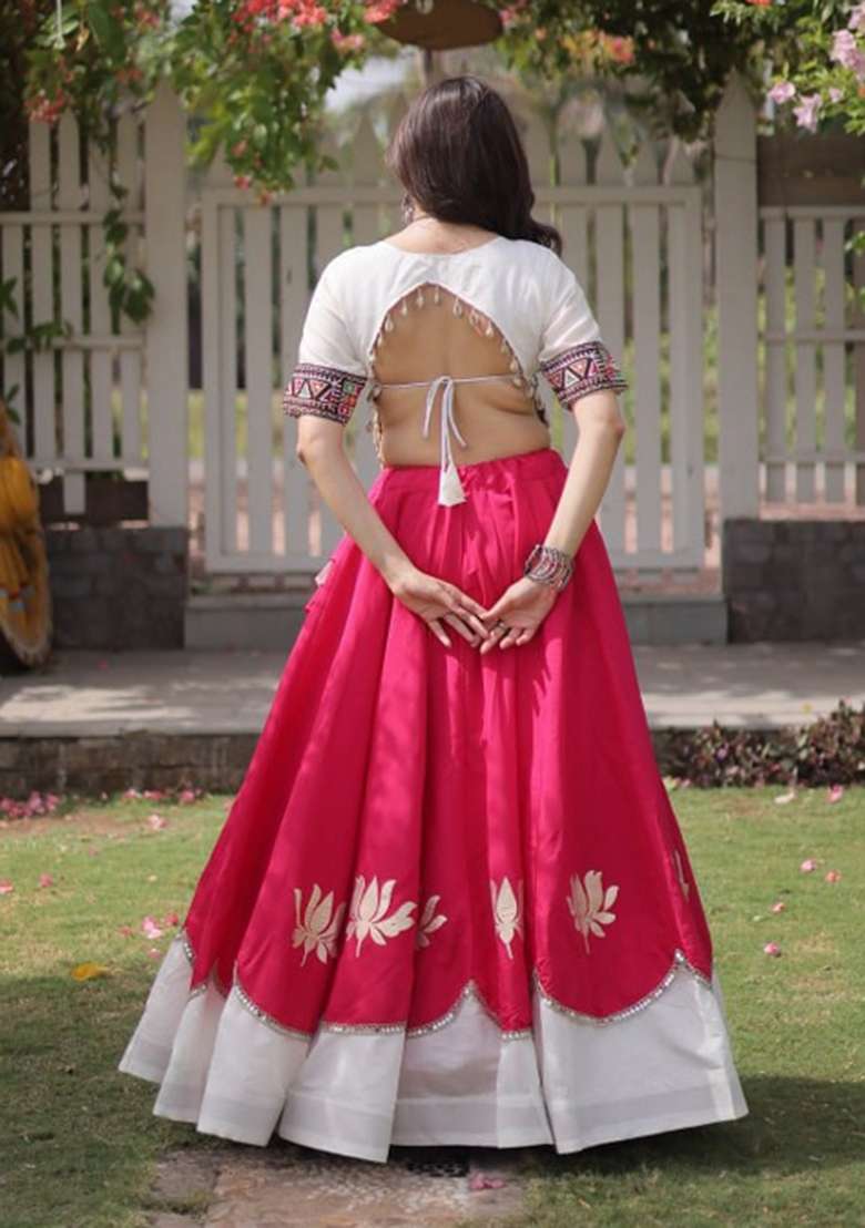 Pink Embroidered Roman Chaniya Choli Set For Navratri And Garba - Indya