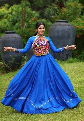 Royal Blue Kutch Work Rayon Chaniya Choli Set For Navratri And Garba