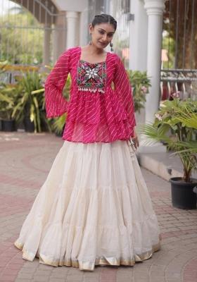 White Lehariya Cotton Chaniya Choli Set For Navratri And Garba