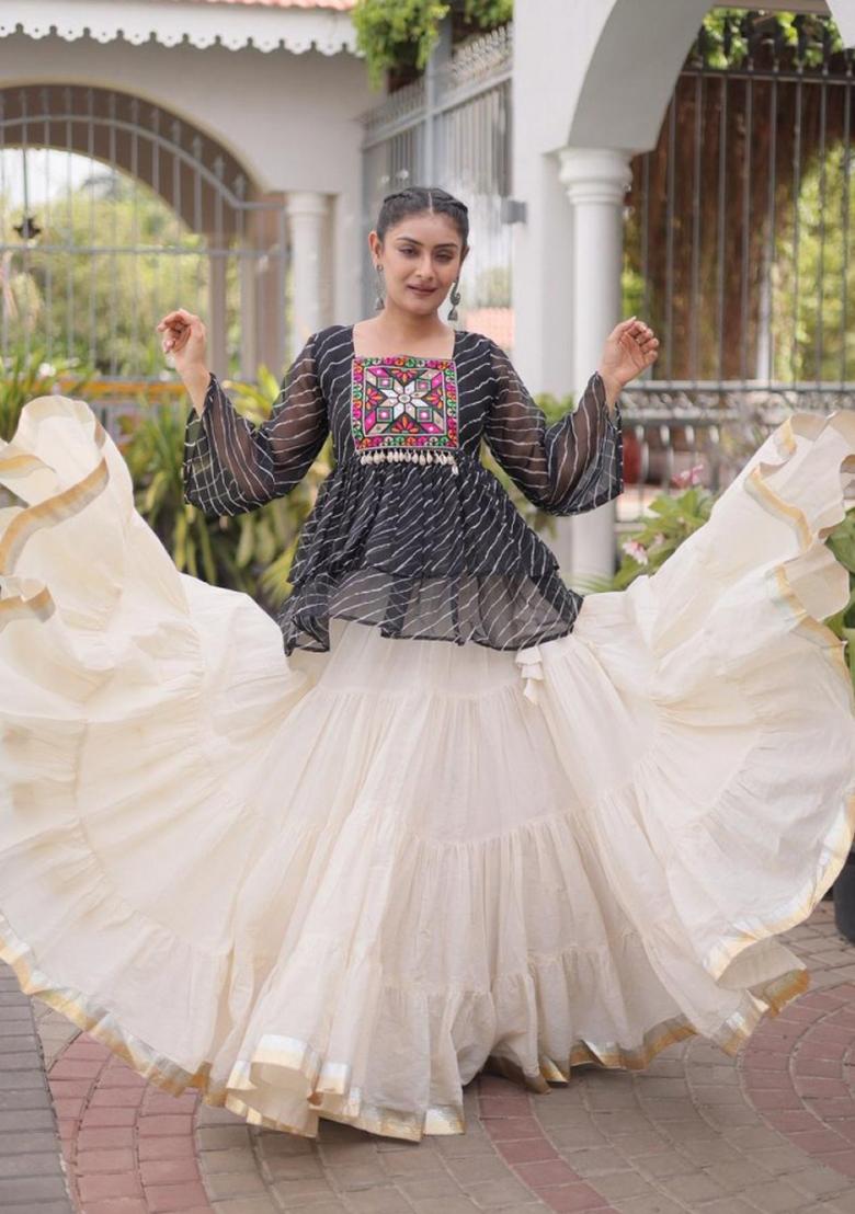 White Lehariya Cotton Chaniya Choli Set For Navratri And Garba - Indya