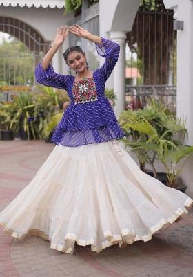White Lehariya Cotton Chaniya Choli Set For Navratri And Garba