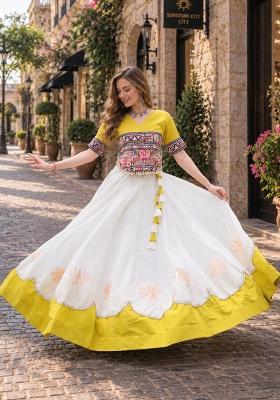 White Mirror Work Silk Chaniya Choli Set For Navratri And Garba