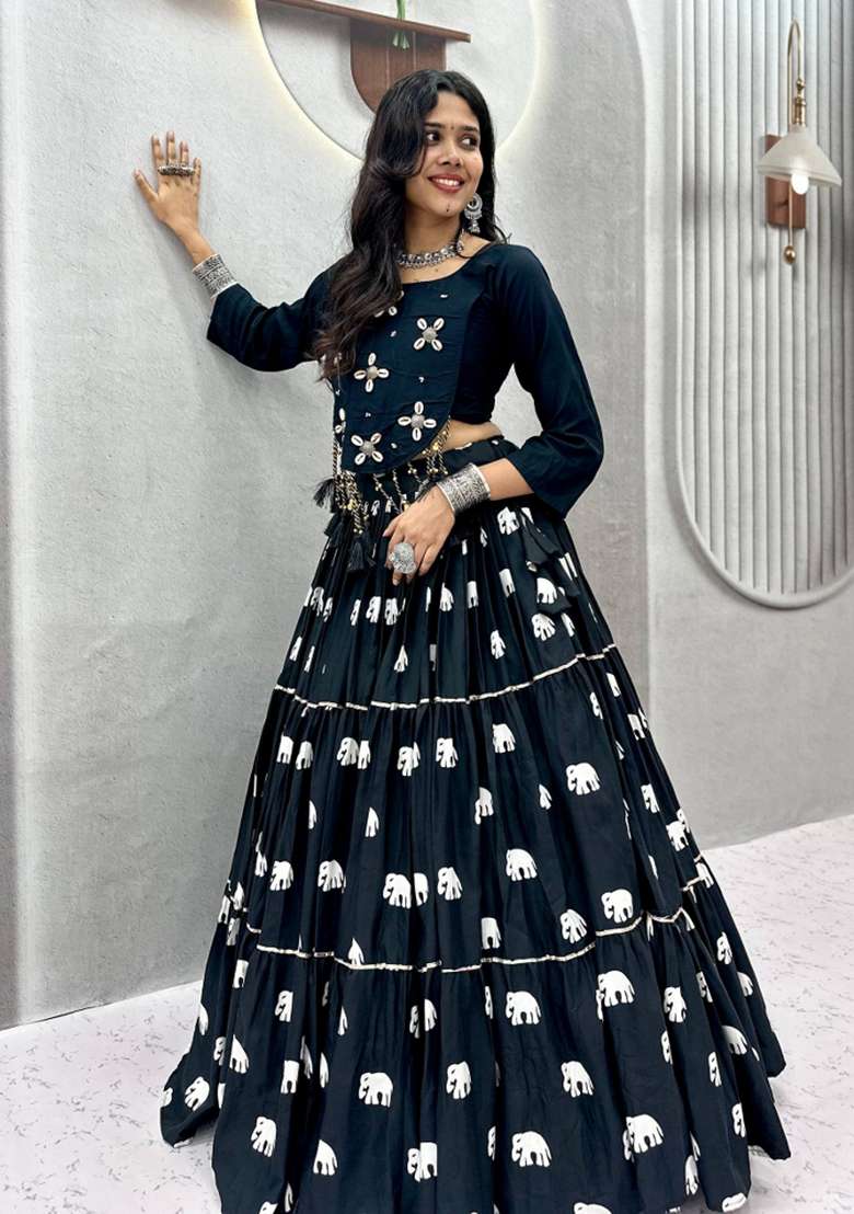 Black Handcrafted Cotton Chaniya Choli Set For Navratri And Garba - Indya