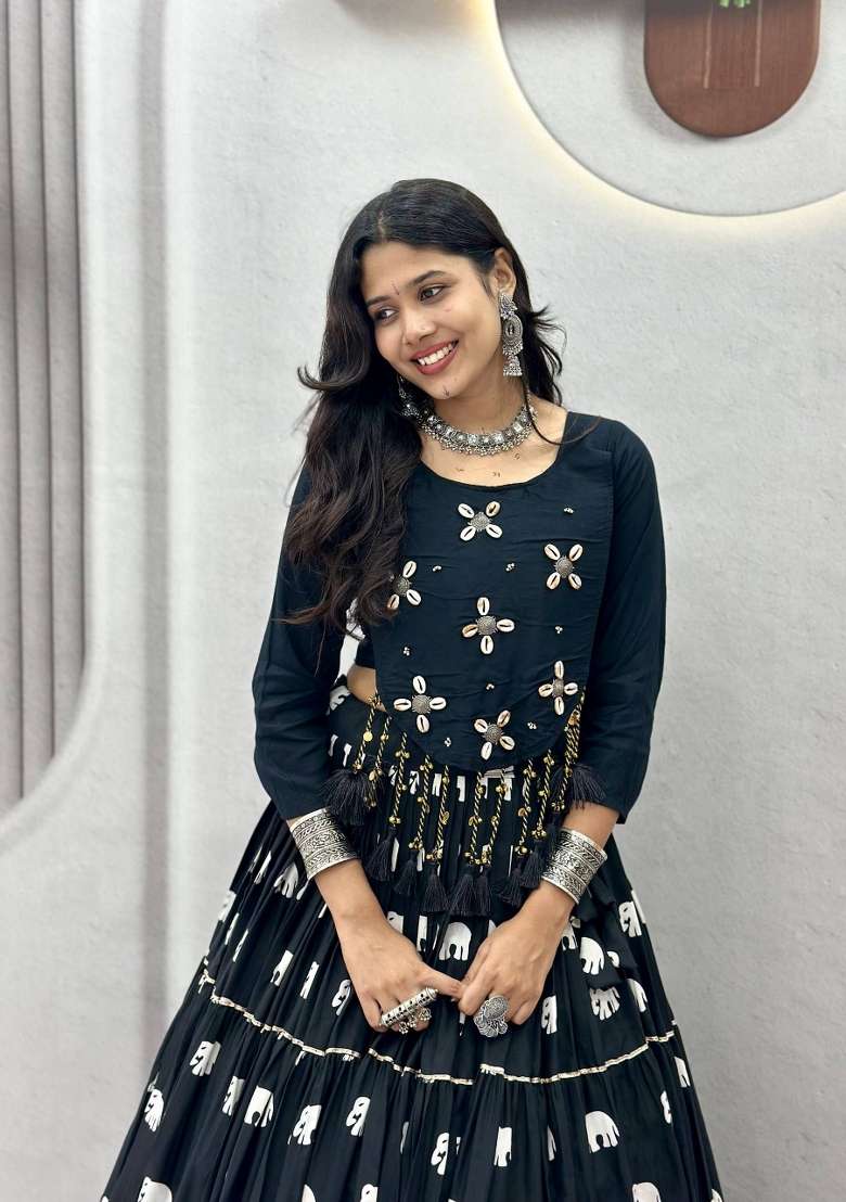 Black Handcrafted Cotton Chaniya Choli Set For Navratri And Garba - Indya