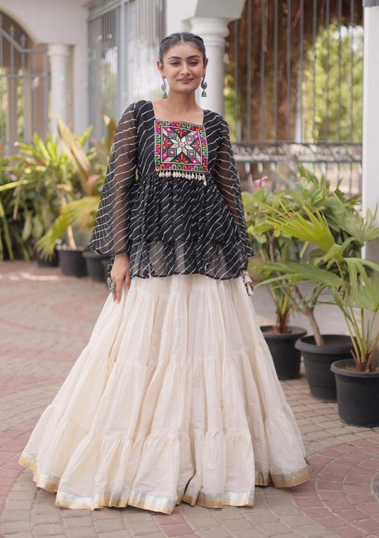 Black And Off White Kutchi Work Cotton Chaniya Choli Set For Navratri And Garba - Indya