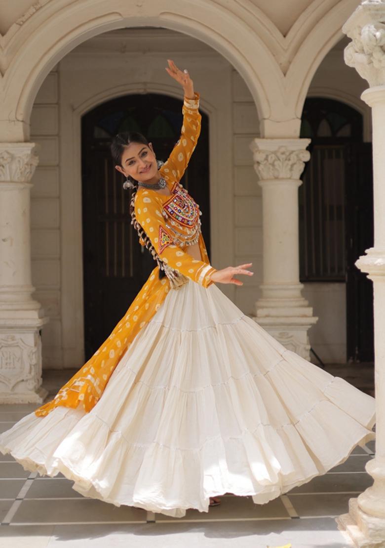 Yellow And Off White Kutchi Work Cotton Chaniya Choli Set For Navratri And Garba - Indya