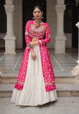 Pink And Off White Kutchi Work Cotton Chaniya Choli Set For Navratri And Garba