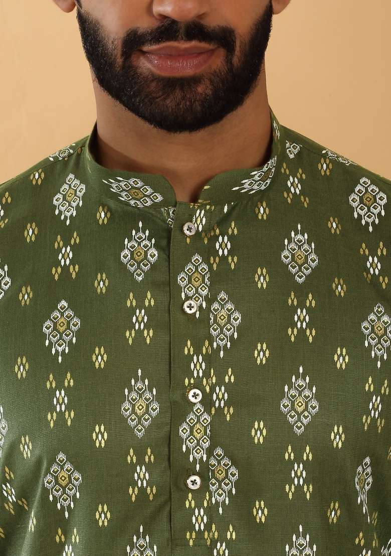 Green Printed Cotton Blend Kurta Set For Men - Indya