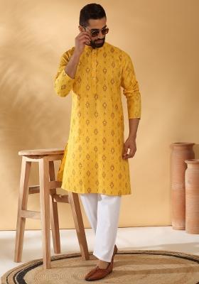 Yellow Printed Cotton Blend Kurta Set For Men