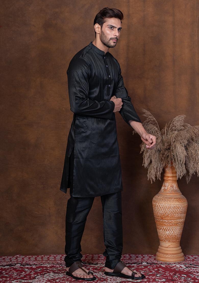 Black Solid Blended Kurta For Men - Indya