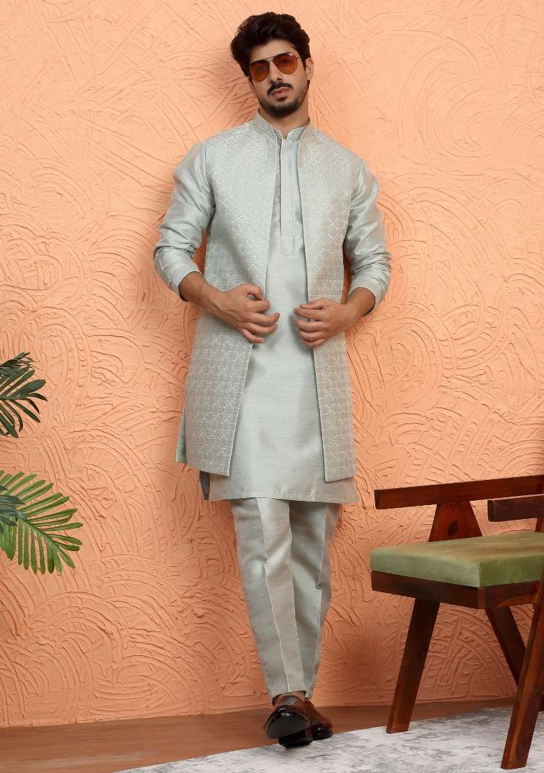Green Embroidered Silk Blend Kurta Set For Men - Indya