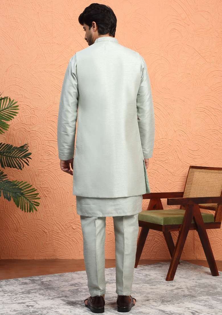 Green Embroidered Silk Blend Kurta Set For Men - Indya