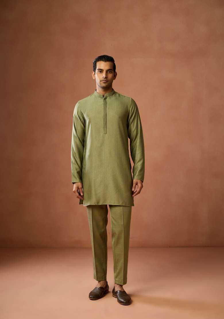 Green Solid Silk Blend Kurta Set For Men - Indya