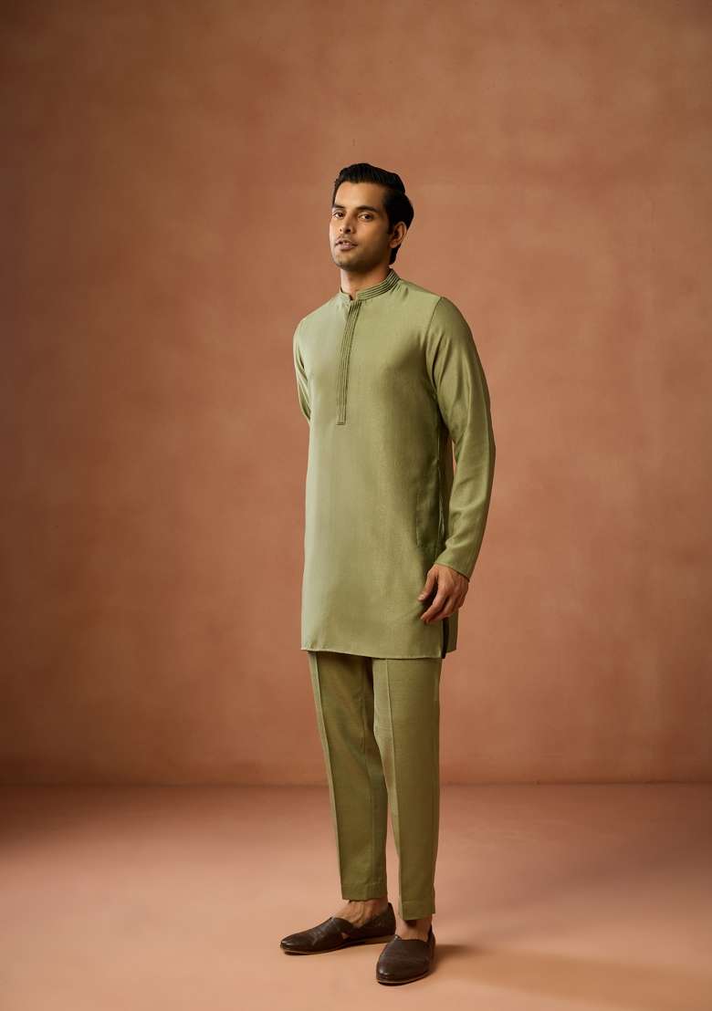 Green Solid Silk Blend Kurta Set For Men - Indya