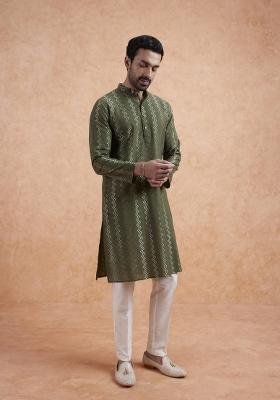 Green Textured Silk Blend Kurta Set For Men