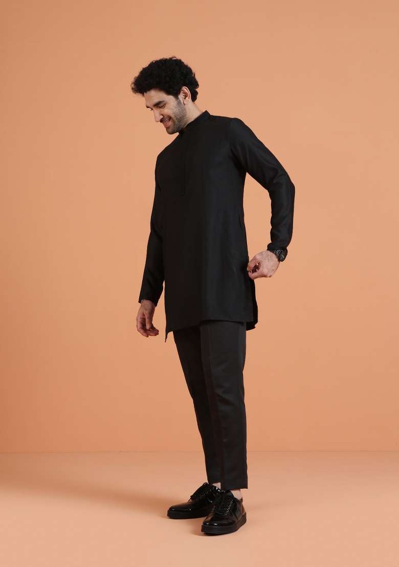 Black Solid Silk Blend Kurta Set For Men - Indya