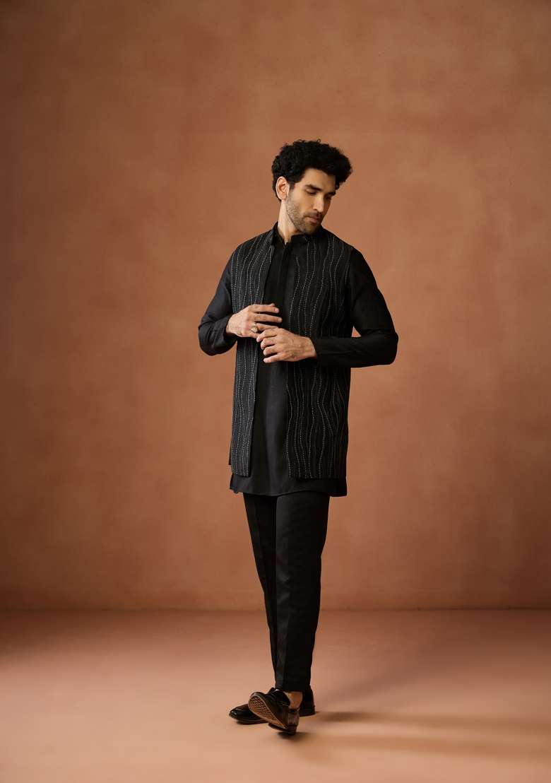 Black Embroidered Silk Blend Kurta Jacket Set For Men - Indya