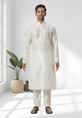 Off White Solid Silk Kurta Set For Men
