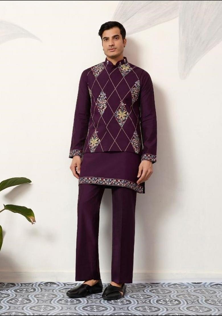 Maroon Embroidery Silk Kurta Set For Men - Indya