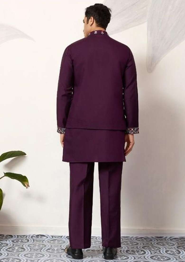 Maroon Embroidery Silk Blend Kurta Set For Men - Indya