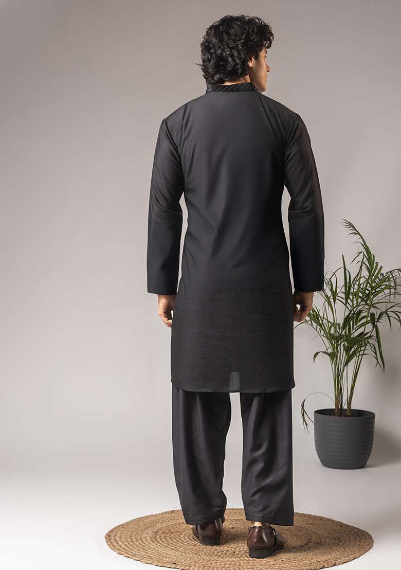 Black Embroidery Silk Kurta For Men - Indya