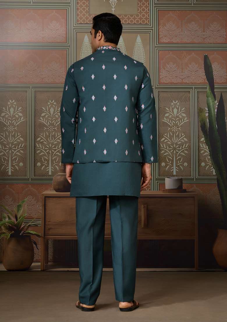 Green Embroidered Silk Blend Kurta Set For Men - Indya