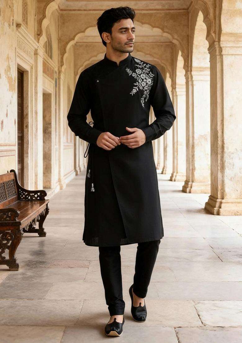 Black Embroidery Cotton Kurta Set For Men - Indya