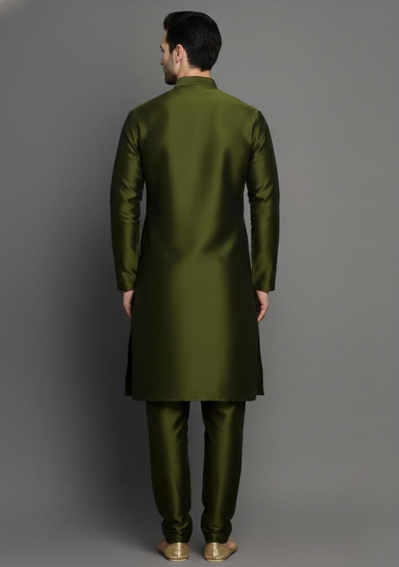 Magenta Embroidery Silk Kurta Set For Men - Indya