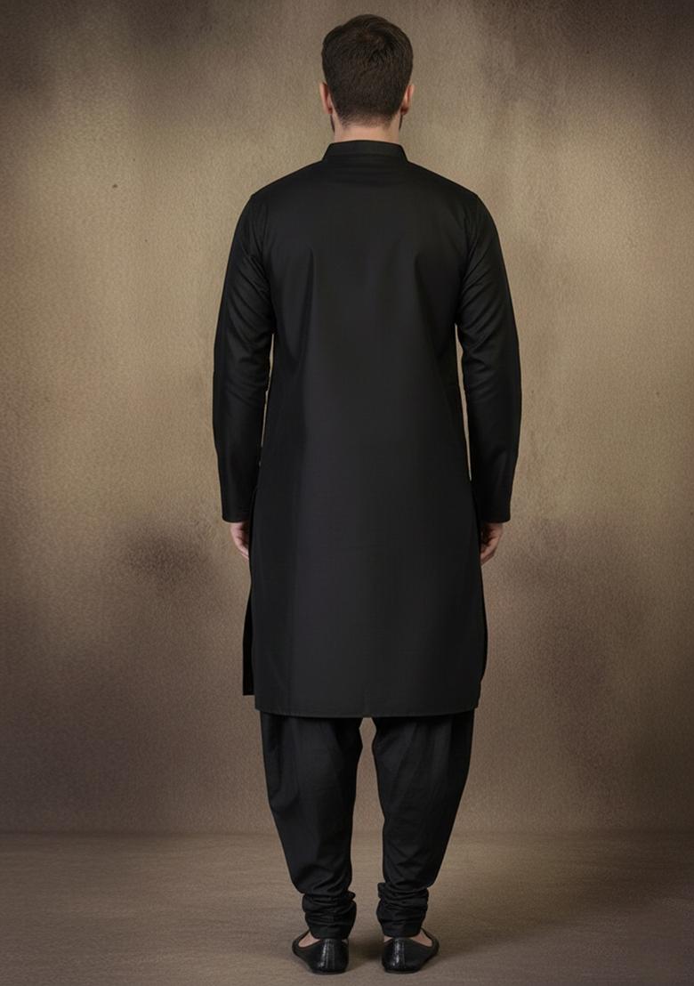 Black Embroidery Cotton Kurta Set For Men - Indya