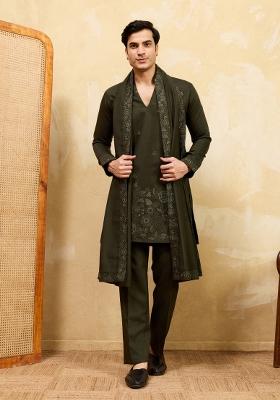 Green Embroidered Silk Blend Kurta With Dupatta For Men