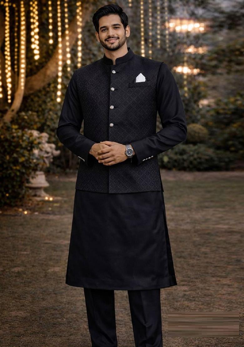 Black Embroidery Jecquard Jacket Set For Men - Indya