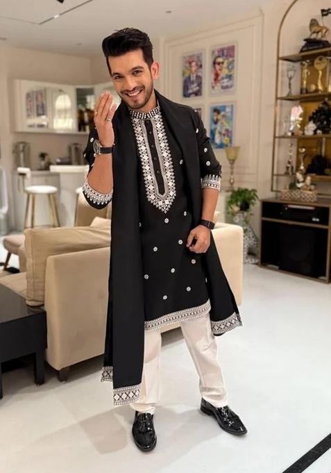 Black Embroidery Rayon Kurta With Dupatta For Men