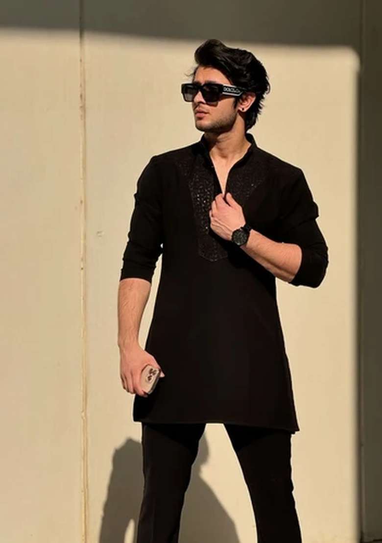 Black Embroidery Rayon Kurta Set For Men - Indya