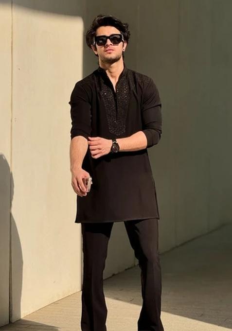 Black Embroidery Rayon Kurta Set For Men