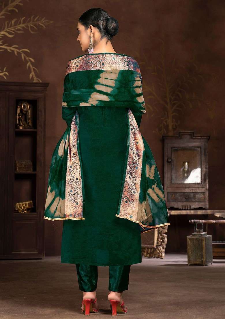 Green Embroidered Blended Pakistani Suit Set - Indya