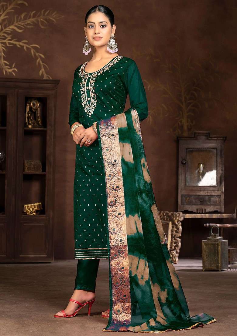 Green Embroidered Blended Pakistani Suit Set - Indya