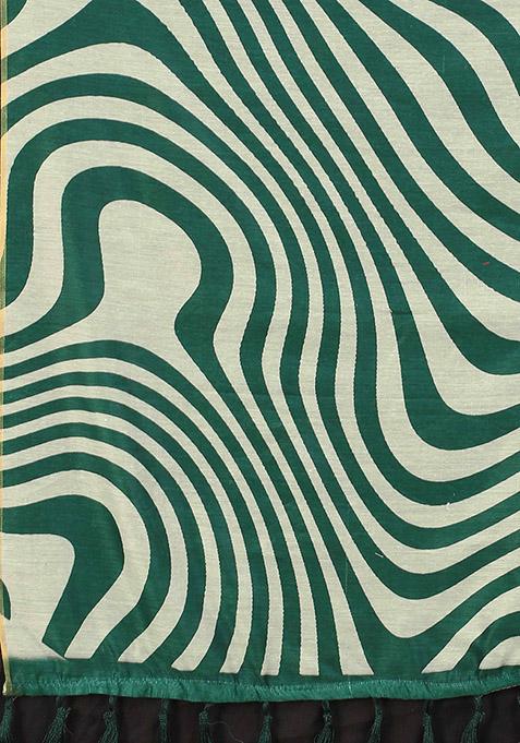 Green Abstract Printed Cotton Blend Saree Set